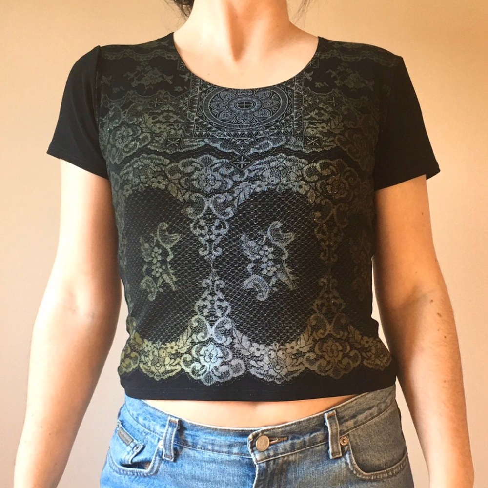 🖤 90s Crop Top 🖤